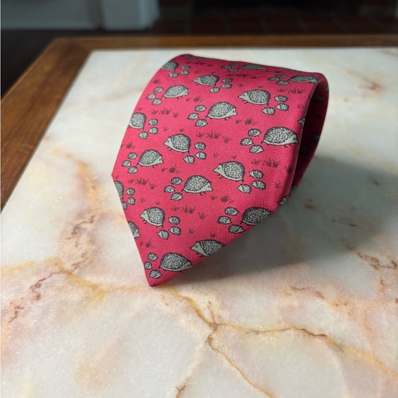Hermes 100% Silk Red and Gray Hedgehog Pattern Tie - Picture 1 of 3